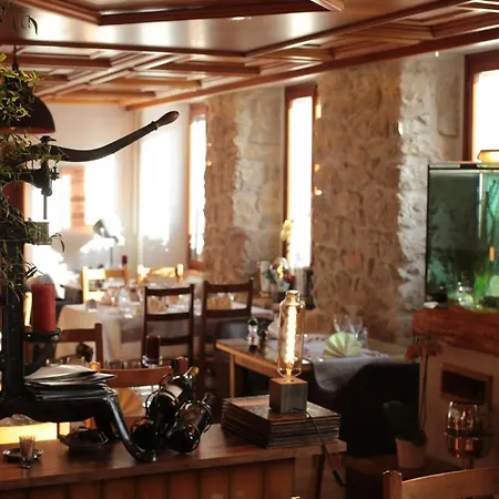 De La Truite & Le Petit Nautilus