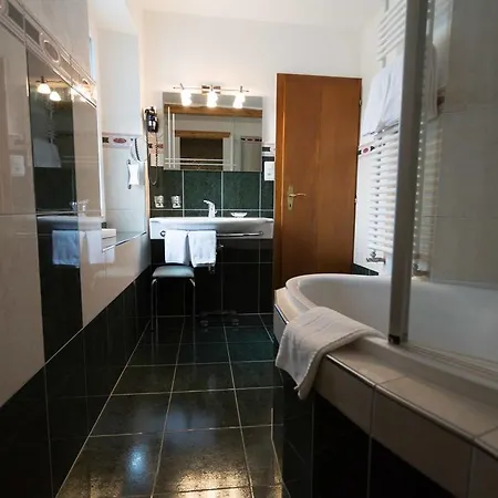 De La Truite & Le Petit Nautilus Hotel Le Pont