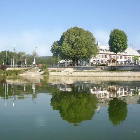 De La Truite & Le Petit Nautilus Hotel Le Pont