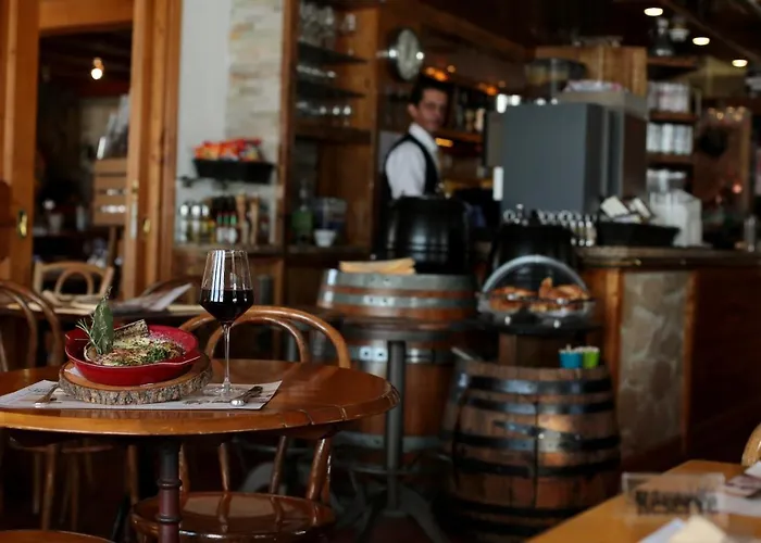 De La Truite & Le Petit Nautilus